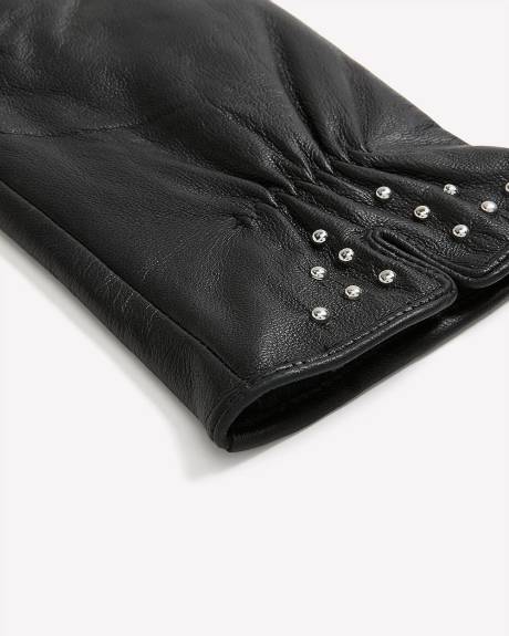 Gants en cuir noir avec clous décoratifs