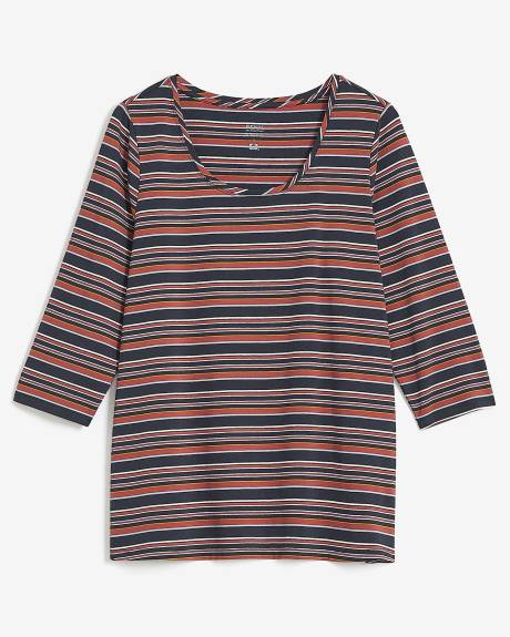 Silhouette-Fit Scooped Neck T-Shirt - PENN. Essentials