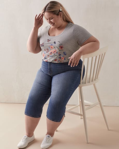 Boyfriend Fit Scoop Neck T-Shirt - In Every Story