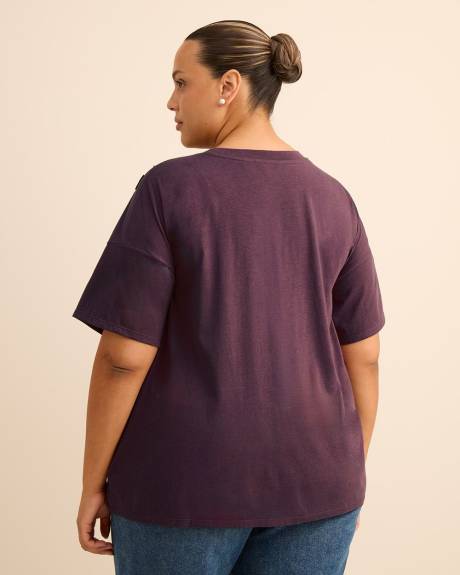 Crewneck Knit Top with Leaf Rhinestone Embellishment Crewneck Knit Top with Leaf Rhinestone Embellishment