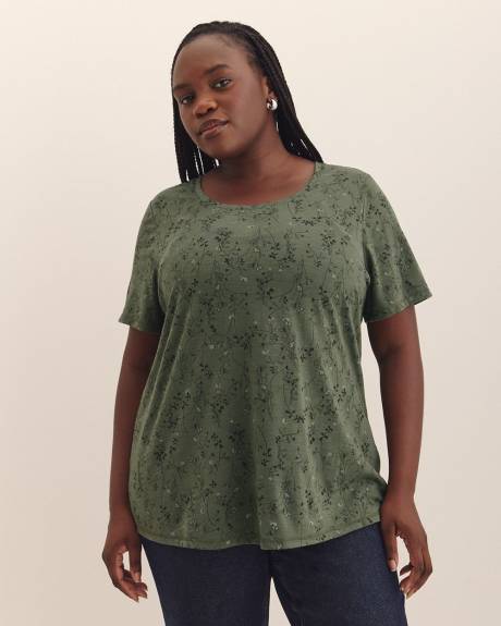 Printed Curvy-Fit Short-Sleeve Crewneck Tee