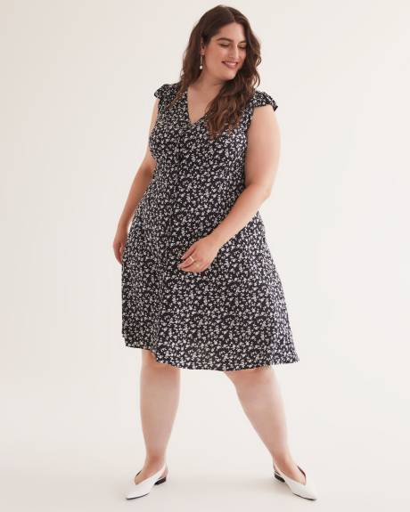 Responsible, Buttoned Down Dress with Rounded Sleeves