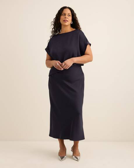 Blouse t-shirt en satin avec encolure bateau