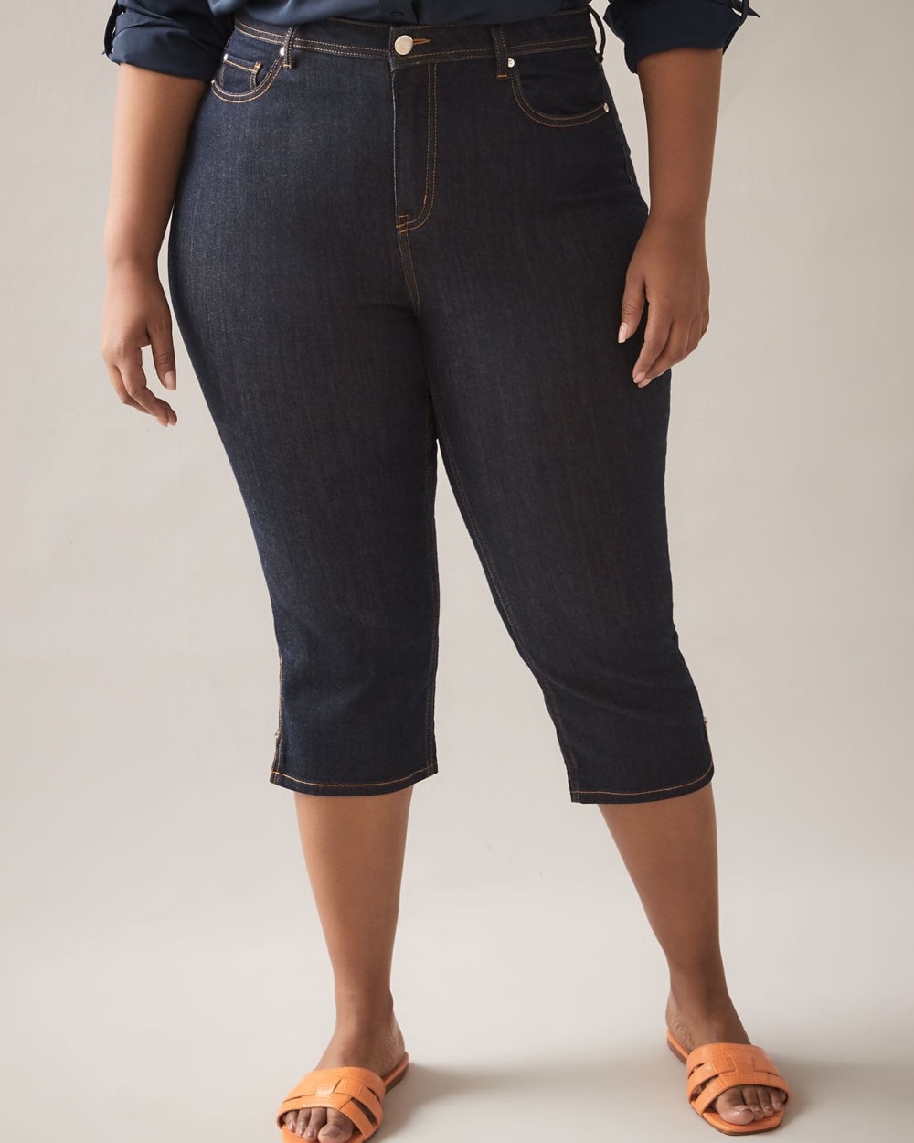 denim capri outfits