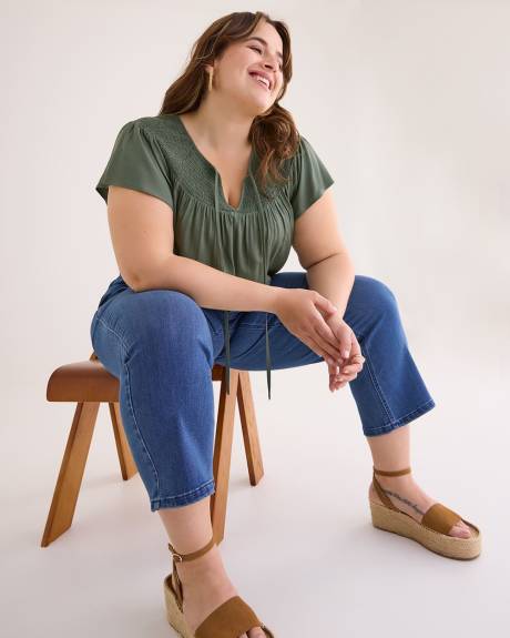 Blouse à manches courtes avec encolure à smocks