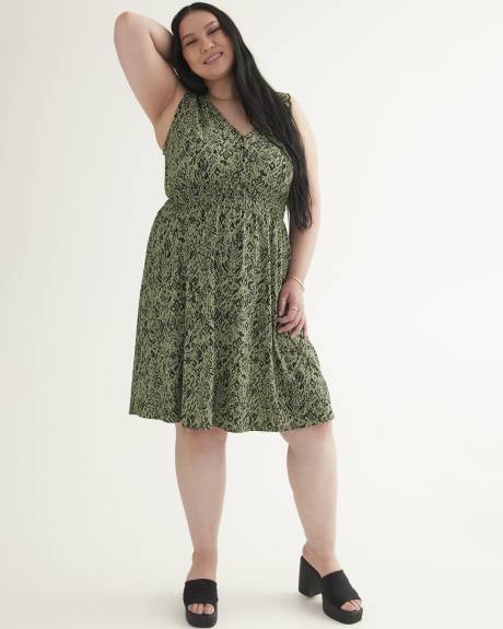 Robe imprimée sans manches avec taille élastique à smocks