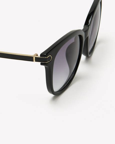 Classic Round Sunglasses with Metal Branches