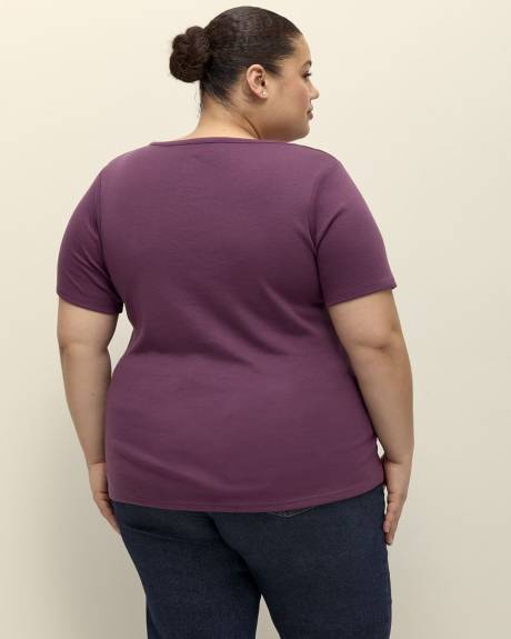 Girlfriend-Fit Tee with Buttons - PENN. Essentials
