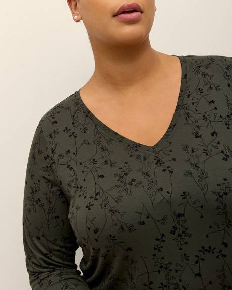 Long-Sleeve V-Neck Tunic Tee - PENN. Essentials