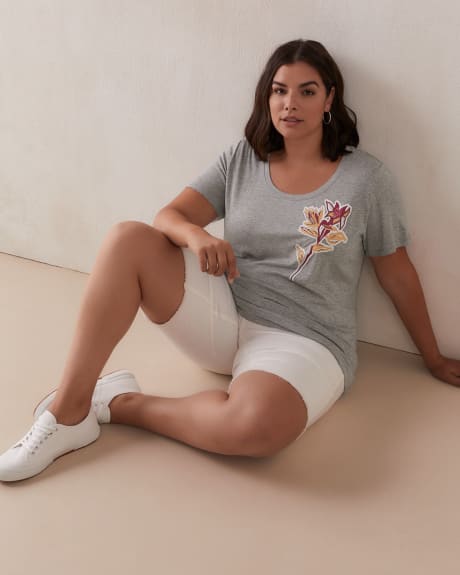 Boyfriend Fit Scoop Neck T-Shirt - In Every Story