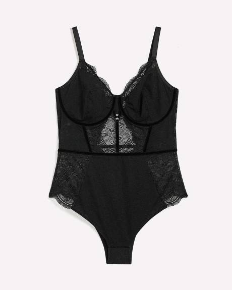 Maillot de corps cheeky noir en dentelle non doublé, avec armatures - Déesse Collection Maillot de corps cheeky noir en dentelle non doublé, avec armatures - Déesse Collection