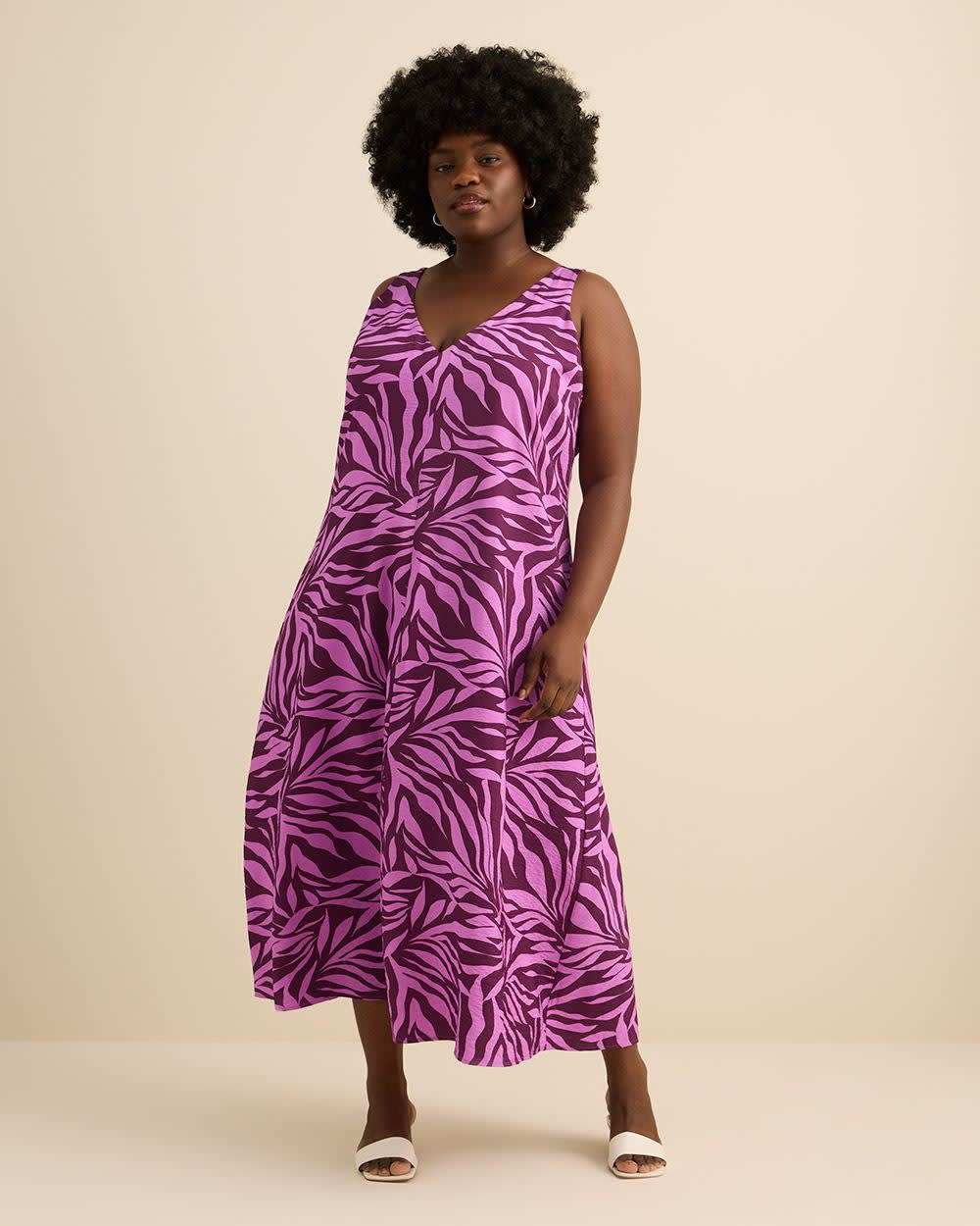 Robe longue &eacute;vas&eacute;e sans manches violette &agrave; motif de feuillage