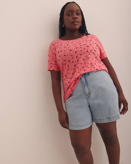 Printed Curvy-Fit Crewneck Tee - PENN. Essentials