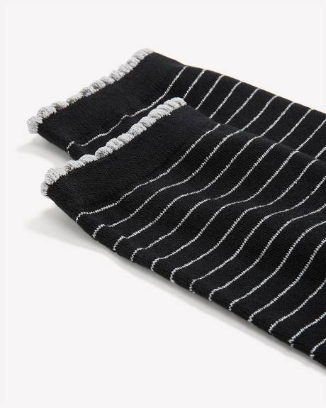 Black Scalloped-Edge Crew Socks with Metallic Stripes