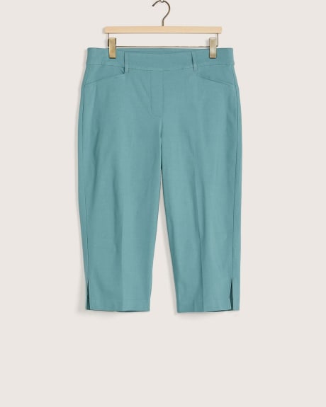 Responsible, Savvy Fit Capri Pants With Pockets - In Every Story