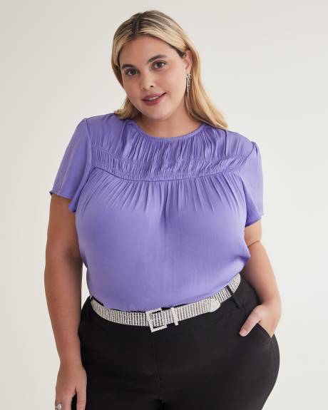 Blouse en satin avec manches courtes à volants