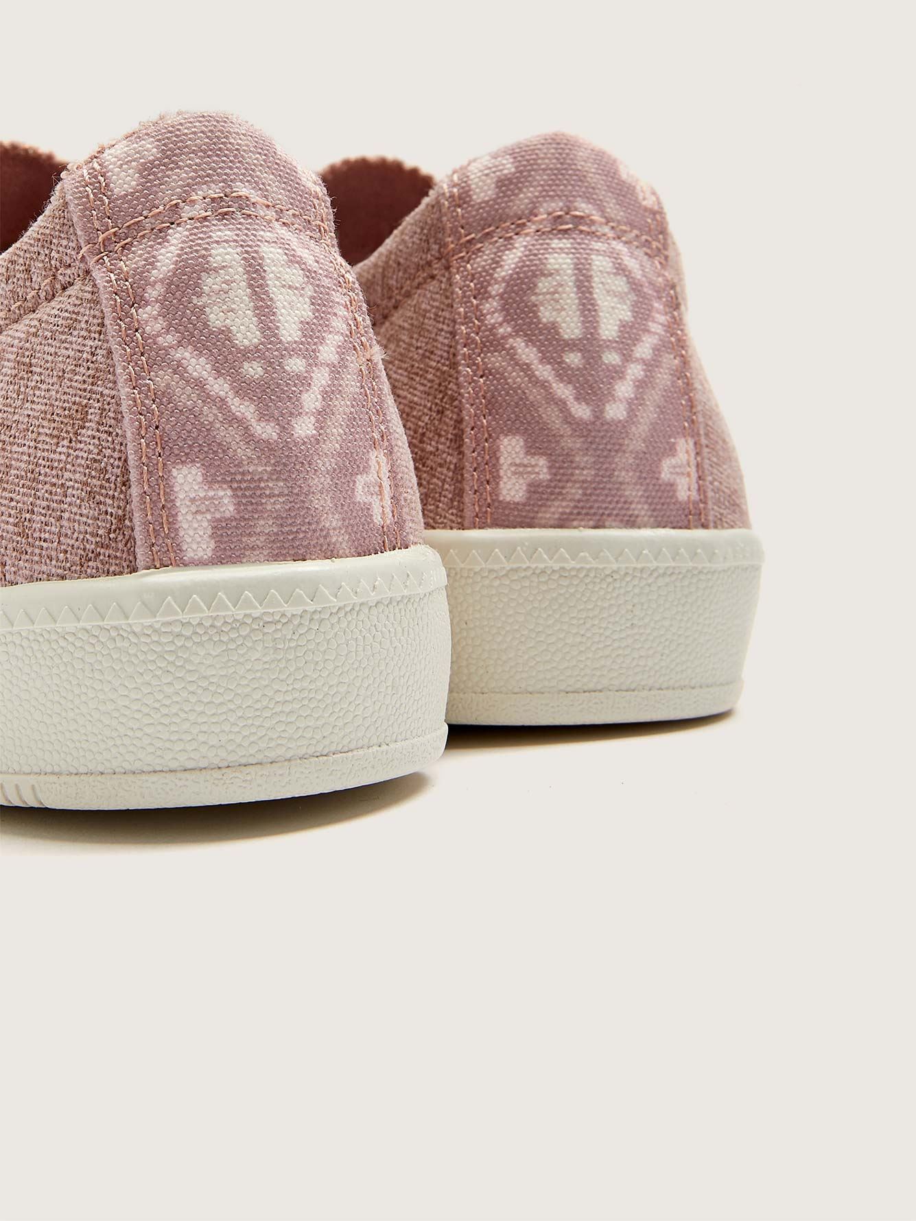 skechers madison ave sneaker