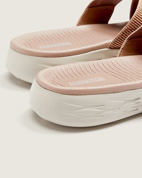 Wide-Fit On The Go 600 Glistening Sandal - Skechers