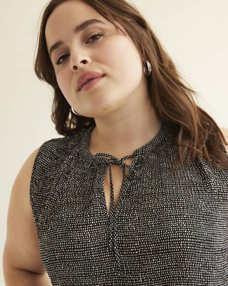 Printed Sleeveless Pleated Tunic