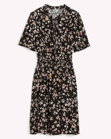 Robe cintrée et évasée avec manches courtes ballon