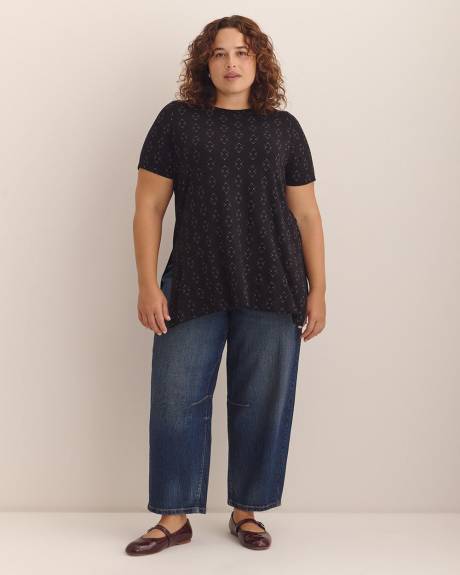 Modern-Fit Tunic with Slits - PENN. Essentials