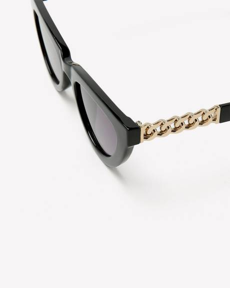 Black Cat-Eye Sunglasses with Metal Temple