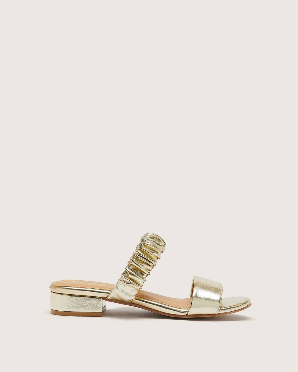 Double wide width sandals 2025