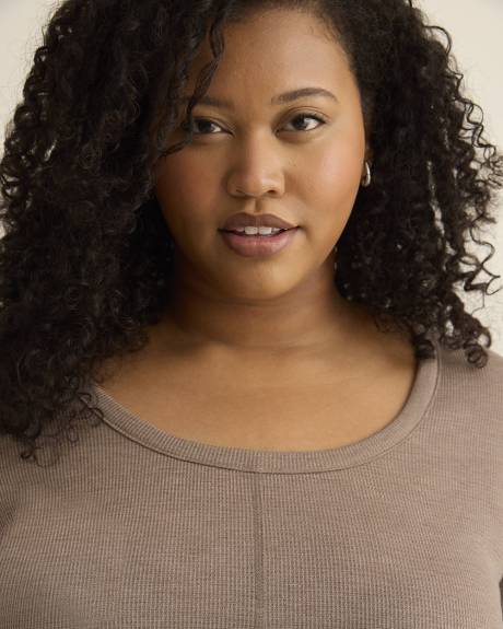 Curvy-Fit Long-Sleeve Waffle Tee - PENN. Essentials