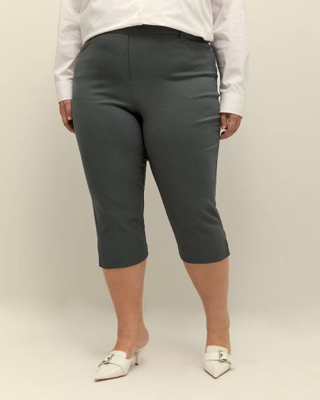 Pantalon capri avec poches, coupe ingénieuse