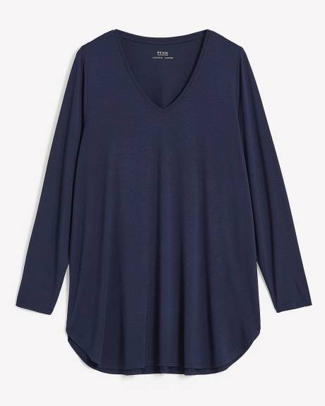 Responsible, Modern-Fit V-Neck Tunic - PENN. Essentials
