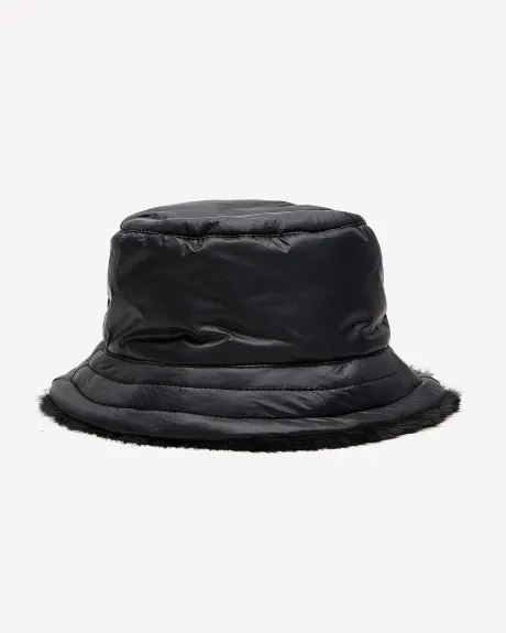 Chapeau noir réversible en fourrure synthétique