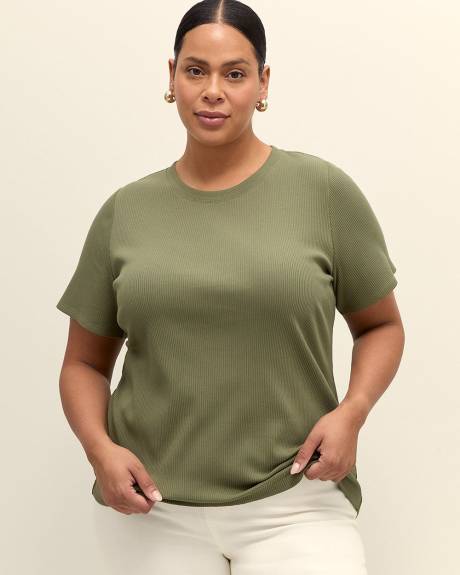 Curvy-Fit Rib Crewneck Tee - PENN. Essentials