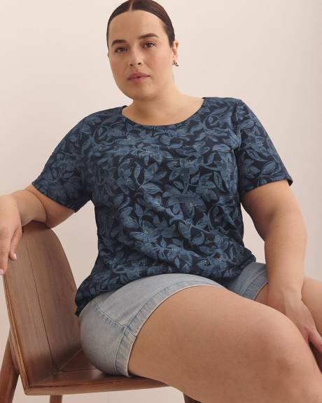 Curvy-Fit Short-Sleeve Tee - PENN. Essentials