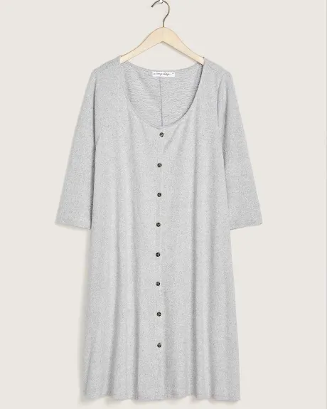 Solid A-Line Dress With 3/4 Sleeves - In Every Story