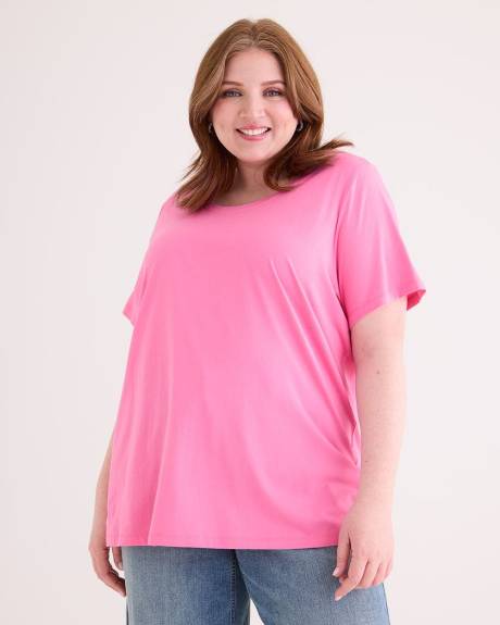 Short-Sleeve Scoop-Neck Boyfriend Tee - PENN. Essentials