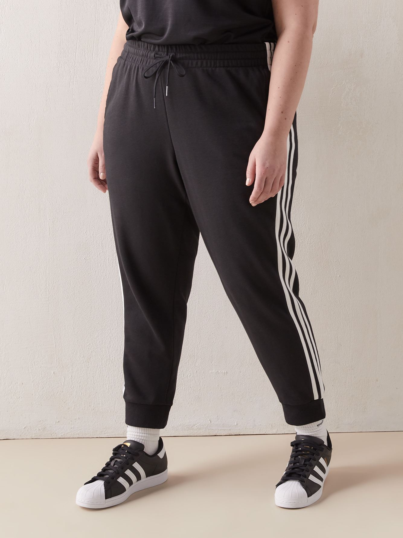 essential 3 stripe jogger pants
