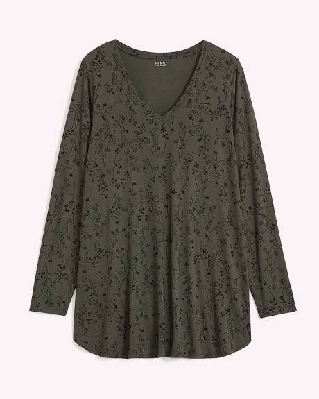 Long-Sleeve V-Neck Tunic Tee - PENN. Essentials