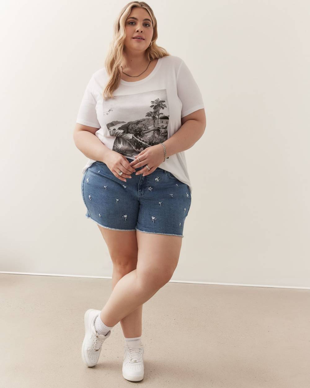 Responsible, Embroidered Denim Shorts, Medium Wash - d/C JEANS