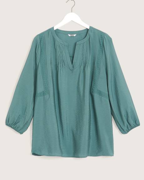 Blouse fluide avec encolure fendue et manches 3/4