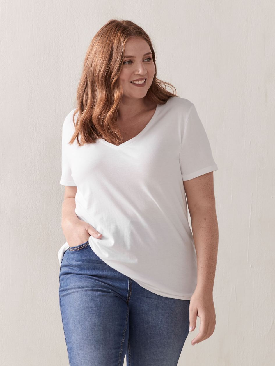 6x v neck tees