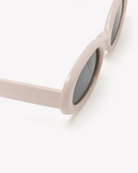 White Oversized Round Retro Sunglasses