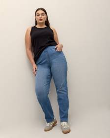 Savvy Fit Pull-On Straight-Leg Jeans - d/c JEANS