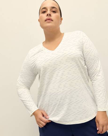 Textured V-Neck Long-Sleeve Tee - Active Zone