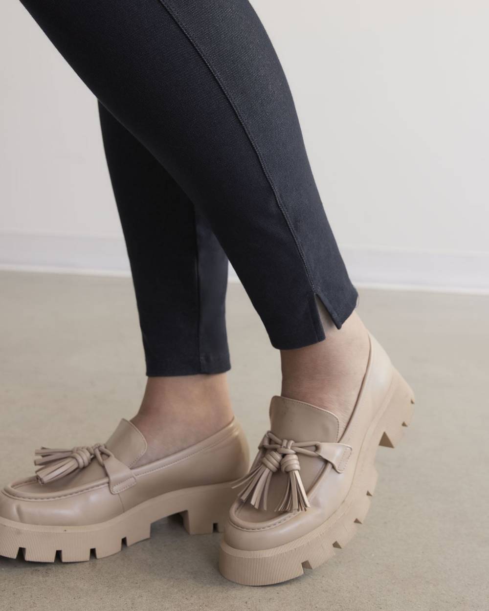 Petite Denim Legging with Side Slits PENN. Essentials Penningtons