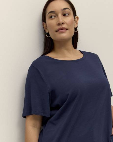 Responsible, Curvy-Fit Crewneck Tee - PENN. Essentials