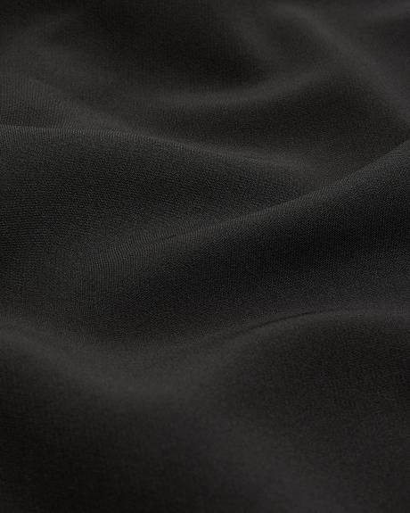 Robe noire sans manches avec franges ornées de pierres - Addition Elle