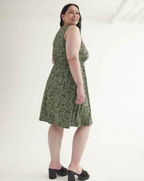 Robe imprimée sans manches avec taille élastique à smocks