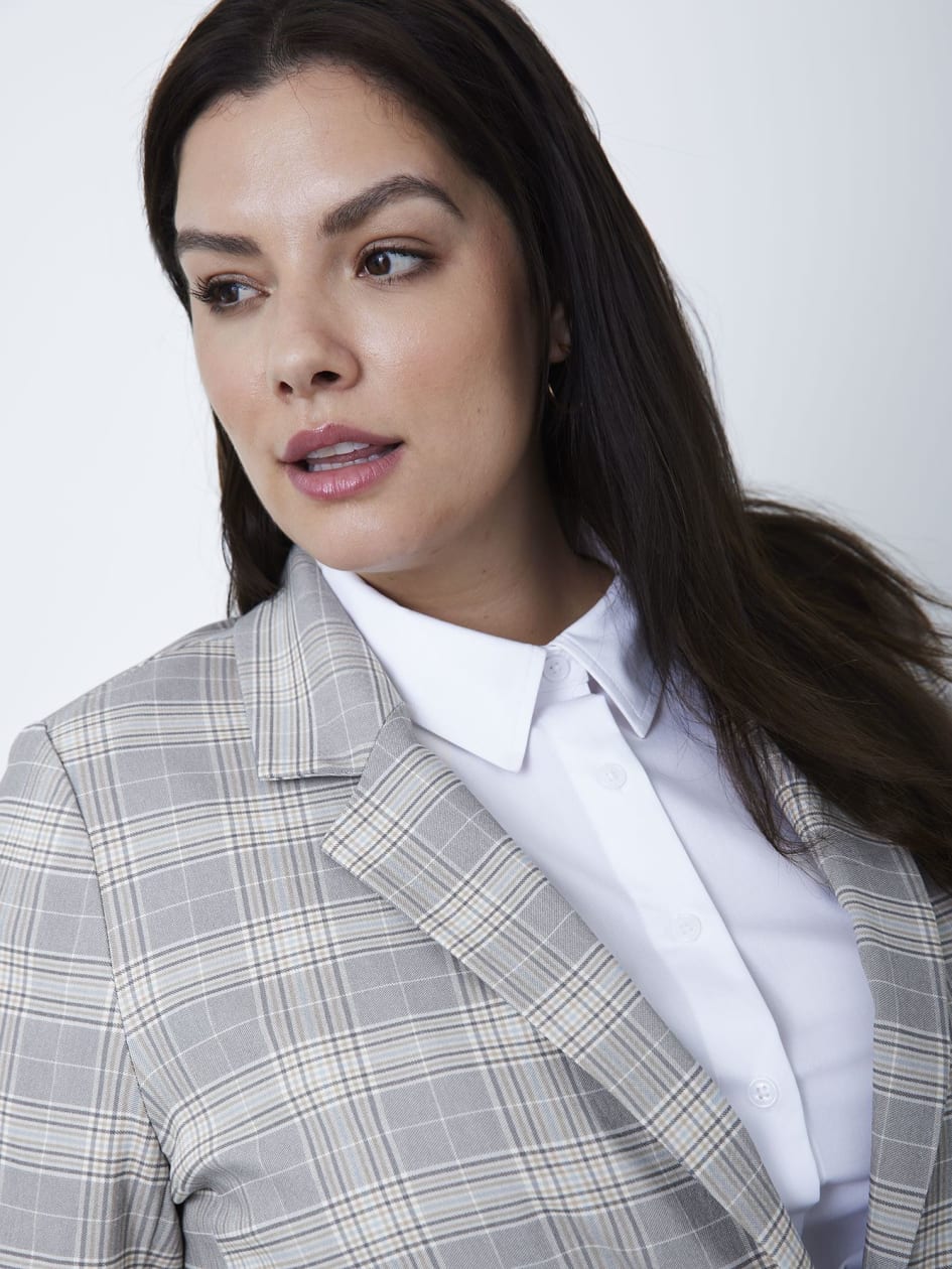 Single-Breasted Plaid Blazer with Notched Lapel