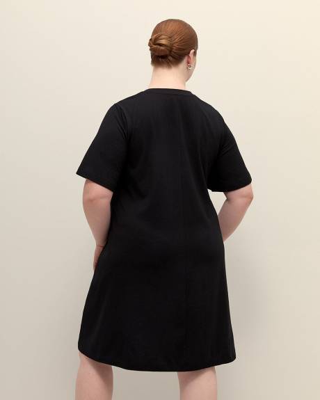 Robe évasée avec col rond et manches courtes à volants, tissu responsable