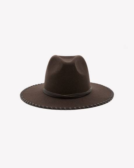 Chapeau de cowboy en feutre marron avec couture en faux cuir